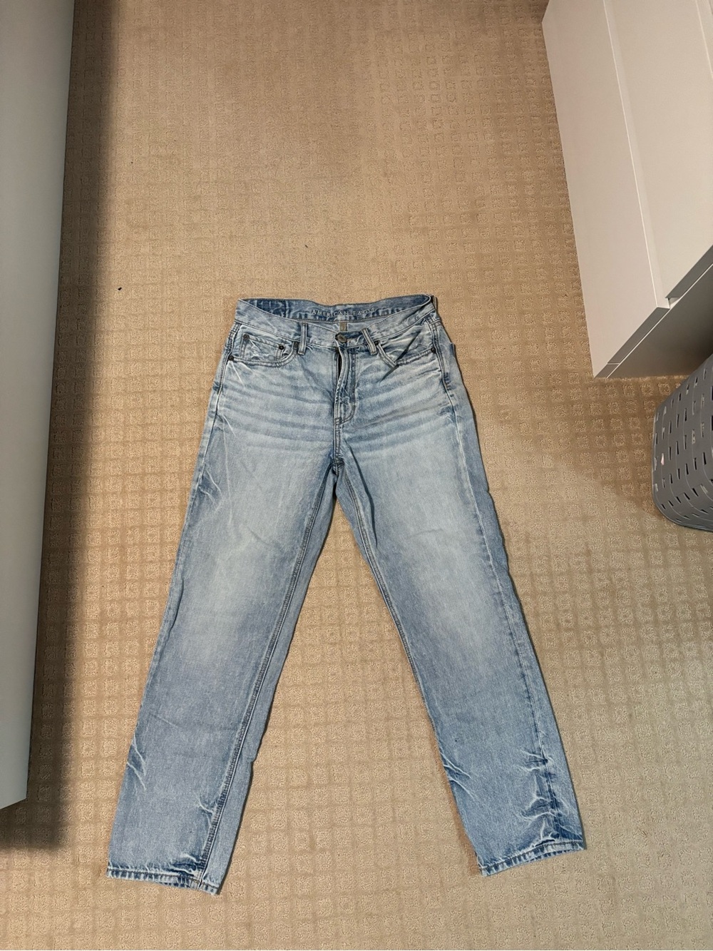 American Eagle Light Wash Women’s Jeans - Straight baggy Fit